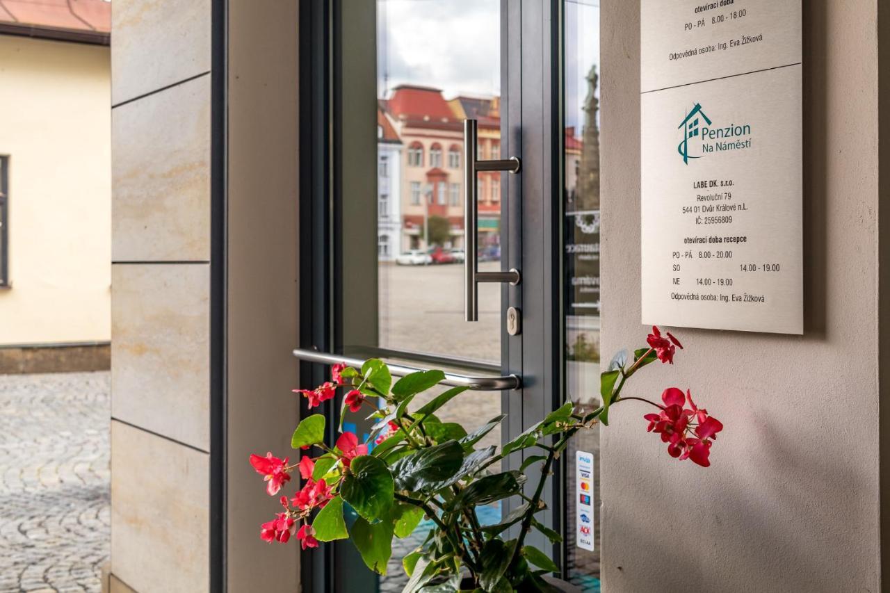 Penzion Na Namesti Dvůr Králové nad Labem Kültér fotó